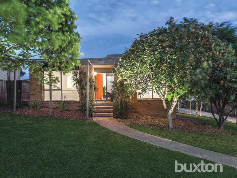 8 Cullinan Court, Ballarat North, VIC 3350
