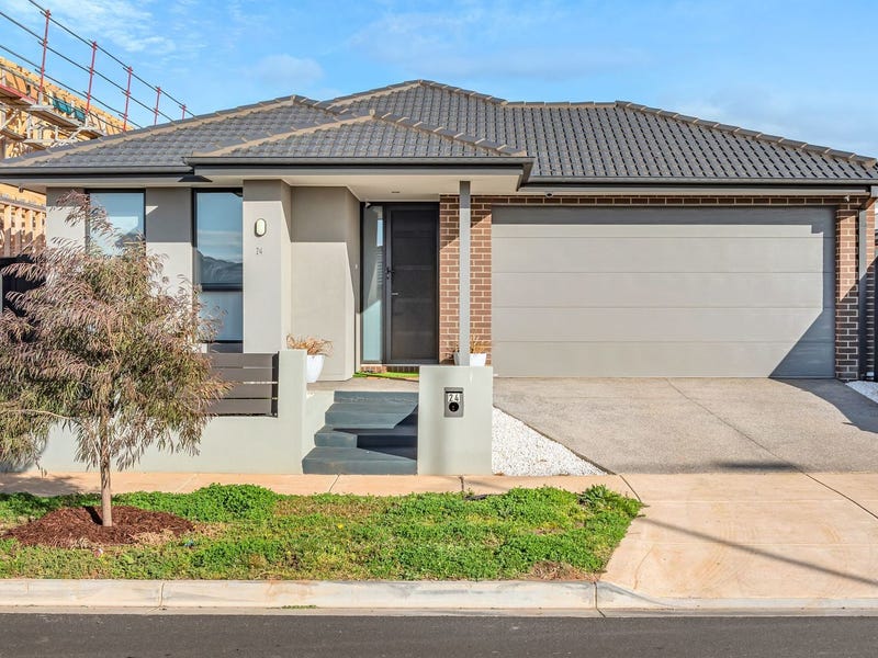 24 Laurel Street, Rockbank, Vic 3335 House for Rent