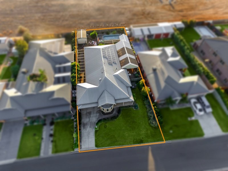 55 Country Gardens Drive, Lara, Vic 3212 Property Details