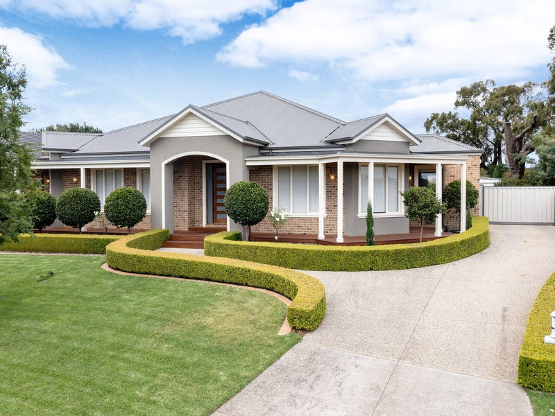 23 Dumbarton Way, Gisborne, Vic 3437 Property Details