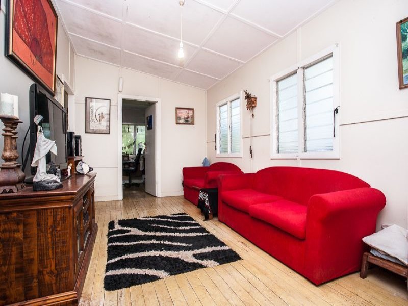 9 Herbert Street, Scarborough, QLD 4020