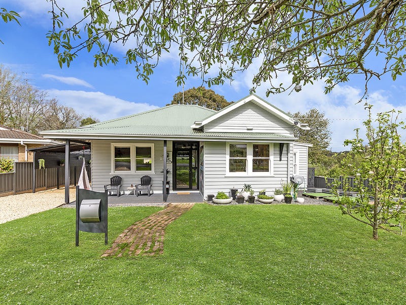 15 Carmichael Street, Hamilton, Vic 3300 Property Details