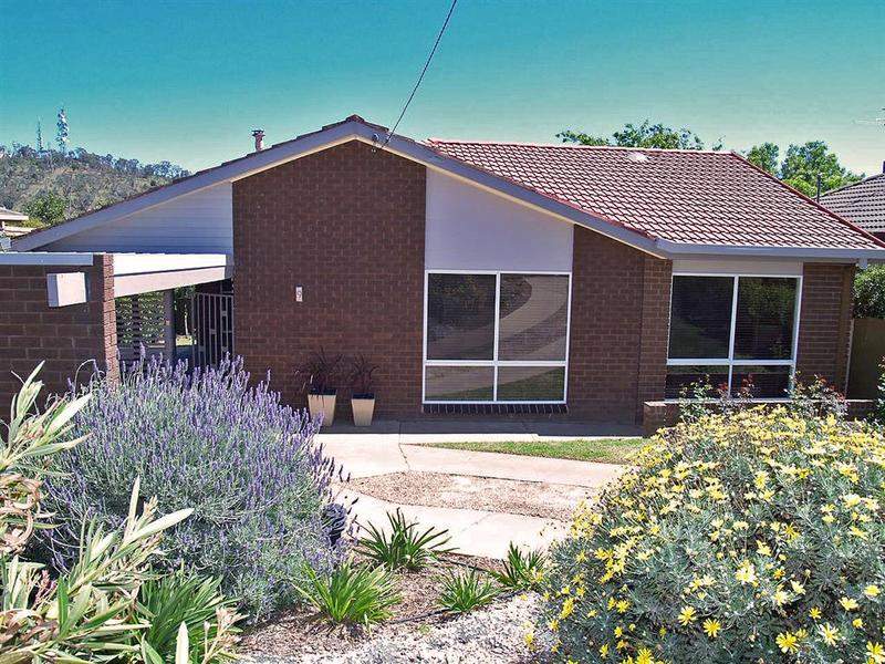 9 Banks Avenue, Kooringal, NSW 2650 