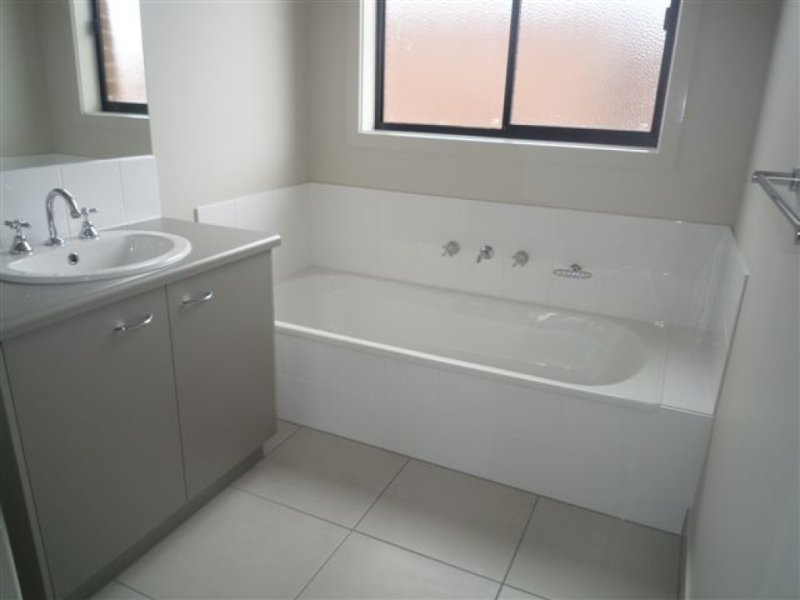 18 Stella Drive, Vic 3356 Property Details