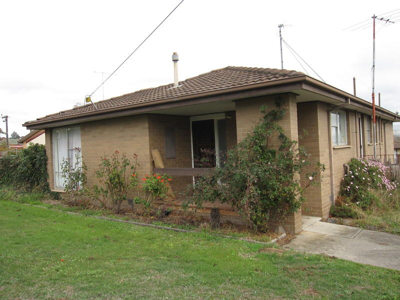 1 Coolabah Drive, Churchill, Vic 3842 Property Details