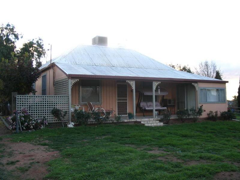 94 Willawong Street, Young, NSW 2594 Property Details