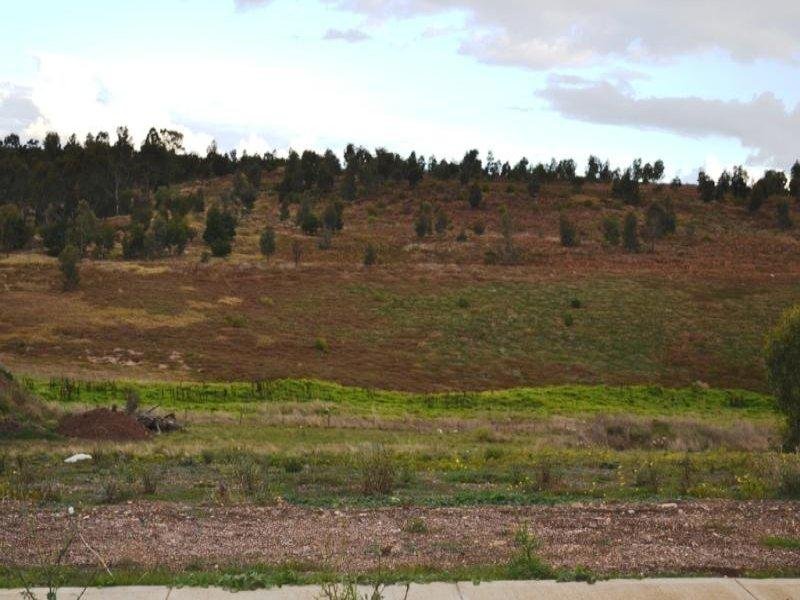 24 Darley Drive, Darley, VIC 3340