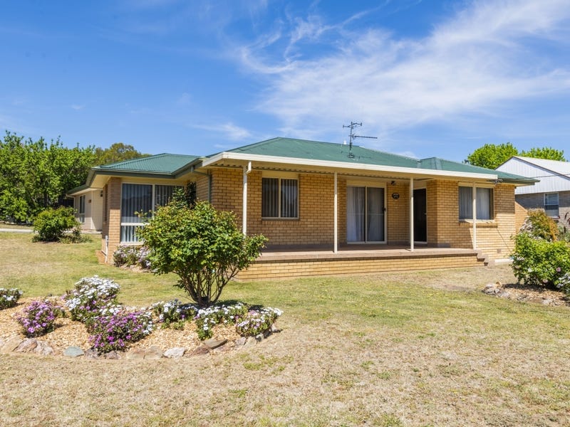 40 Morton Street, Queanbeyan, NSW 2620 House for Sale 40 Morton Street, Queanbeyan, NSW 2620 House for Sale