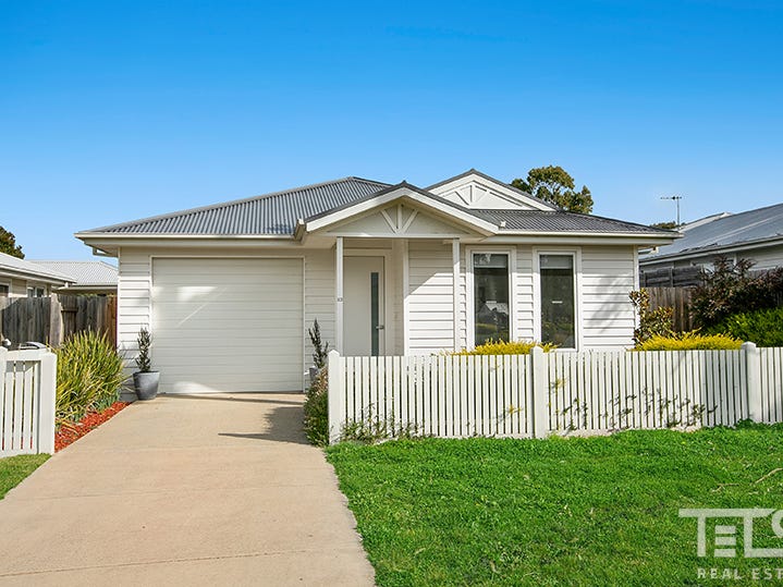 33 Gap Road, Riddells Creek, VIC 3431