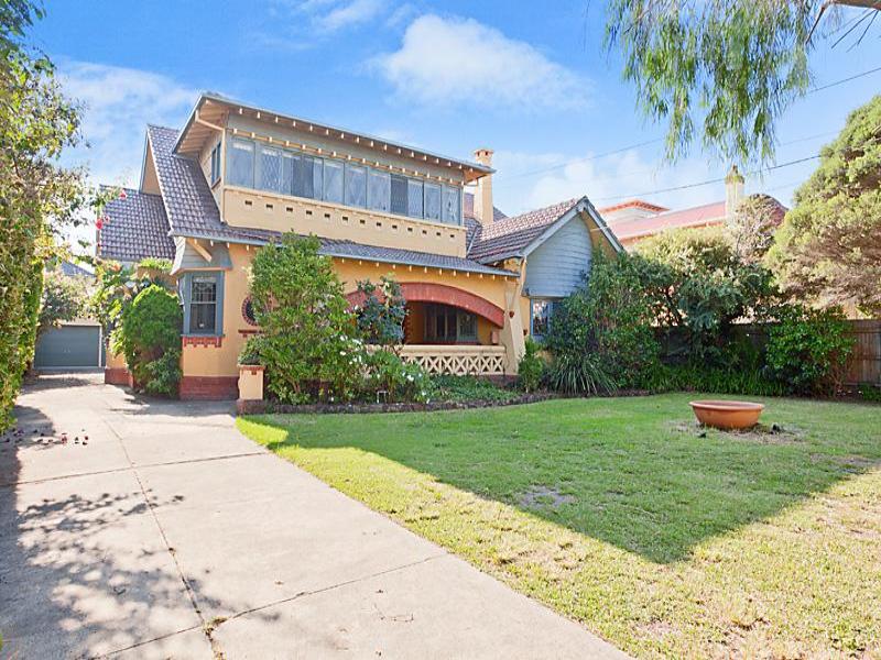 18 Normandy Road, Elwood, VIC 3184