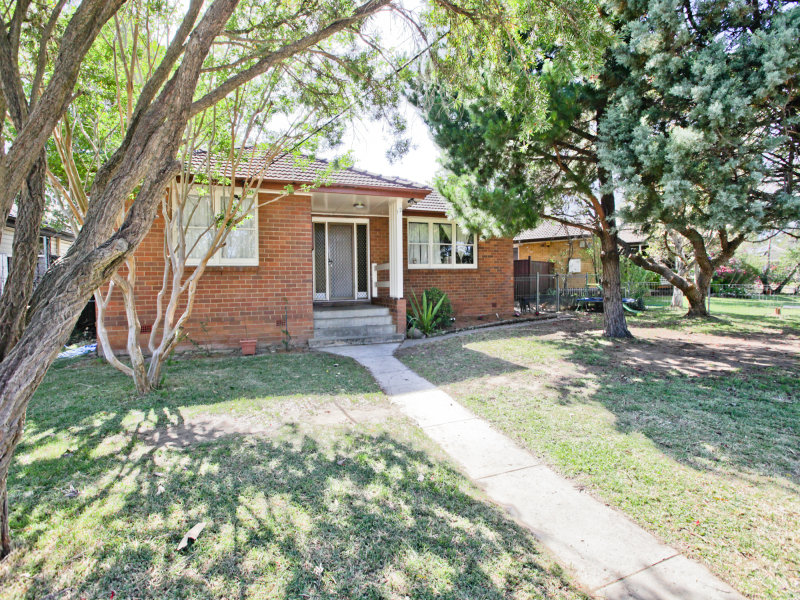 12 Permian Drive, Cartwright, NSW 2168 Property Details