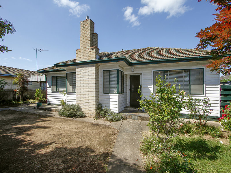 220 Raglan Street, Sale, Vic 3850 Property Details