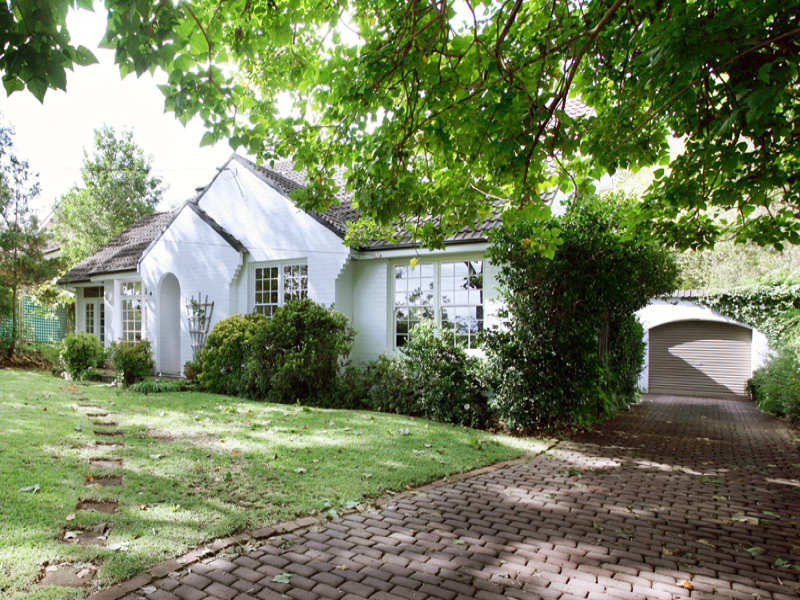 4 Brook Road, Glenbrook, NSW 2773 Property Details