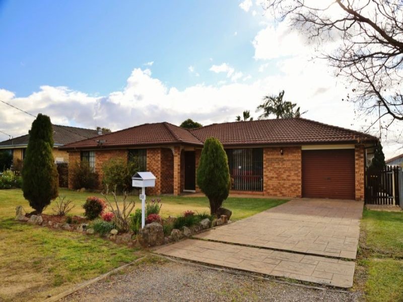 33 Cooper Street, Heddon Greta, NSW 2321