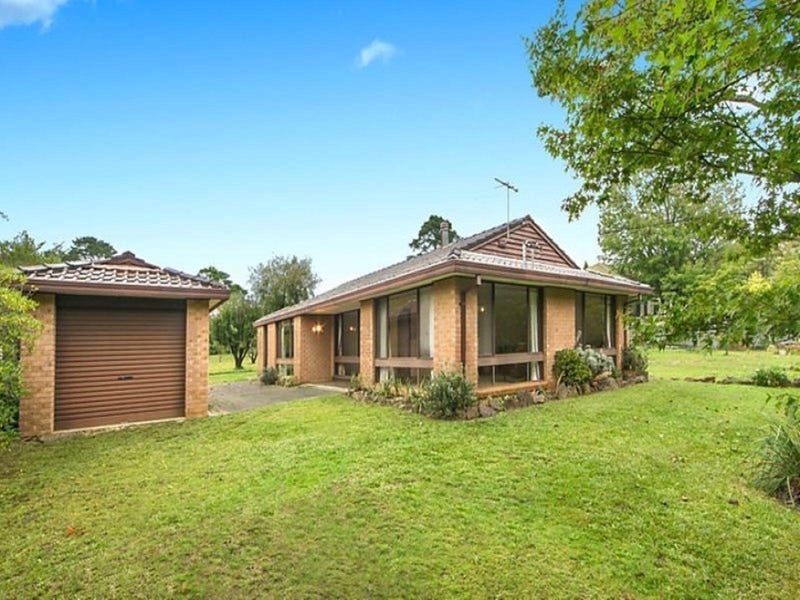 32 Armstrong Street, Wentworth Falls, NSW 2782