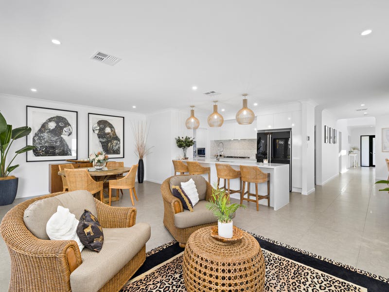 18 Ormiston Grove, Ormiston, Qld 4160 Property Details