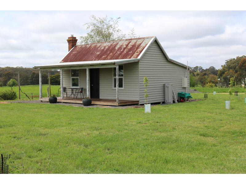 8 Gillis Lane, Trentham, VIC 3458