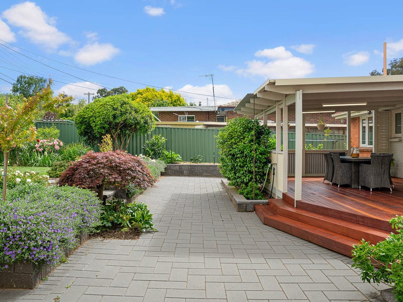 17 Mcintosh Street, Scullin, ACT 2614