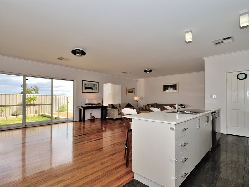 2 Melnik Street, Caversham, WA 6055 Property Details