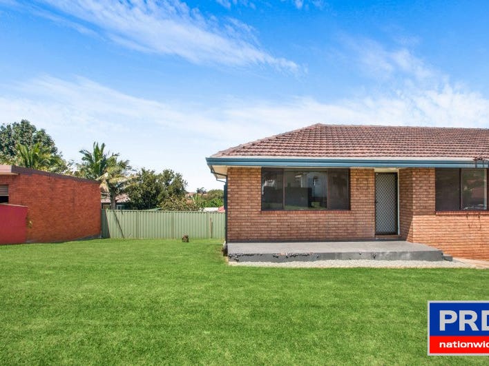 2/35 Mirrabooka Road, Lake Heights, NSW 2502