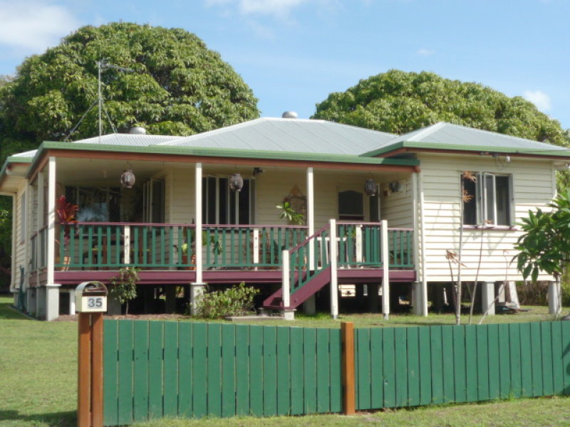 35 Kent Street, Urangan, QLD 4655