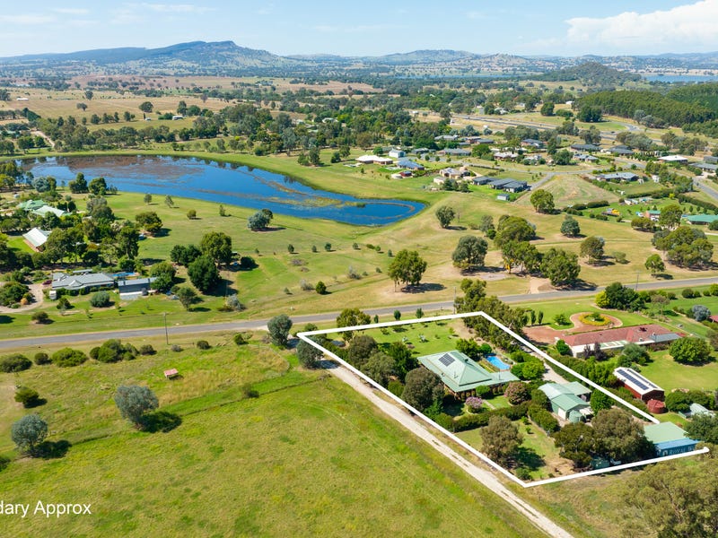 25 Lakeview Drive, Table Top, NSW 2640