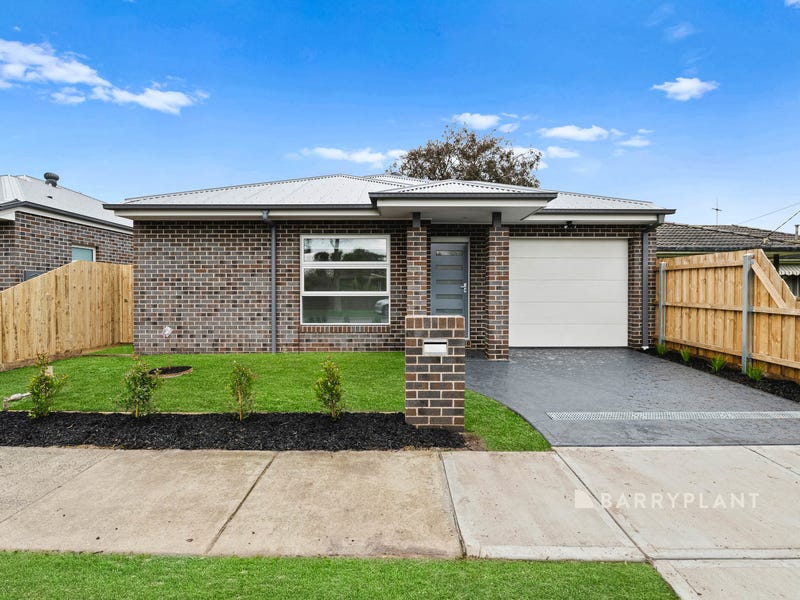 2A Rosalie Court, Pakenham, Vic 3810 House for Sale