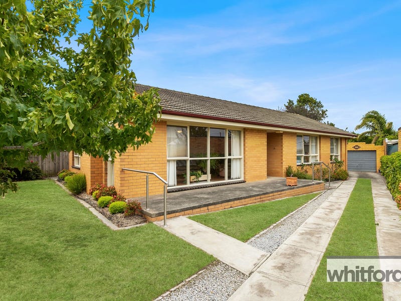 17 Highfield Drive, Grovedale, VIC 3216