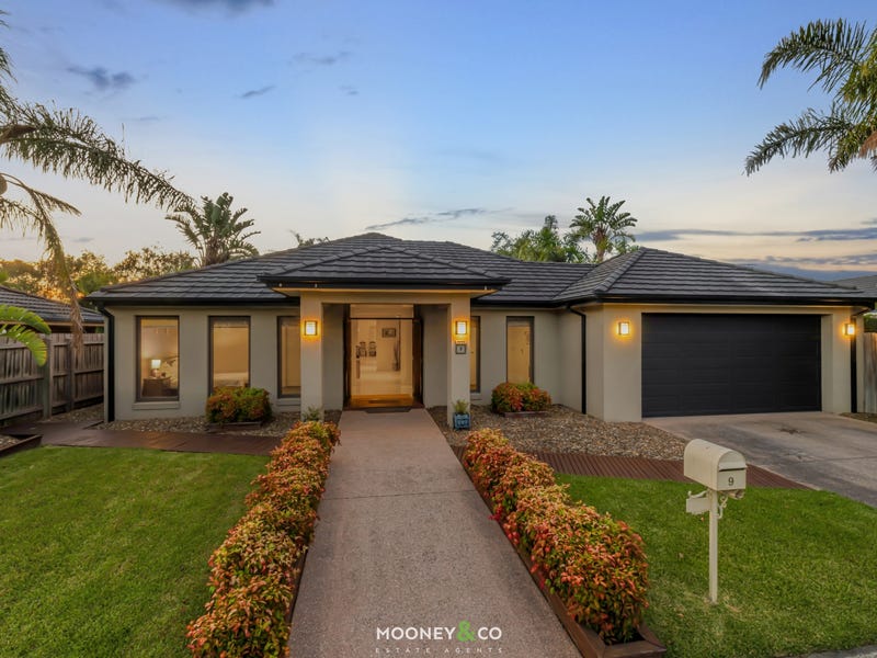 9 Parkstone Vista, Cranbourne, Vic 3977 Property Details
