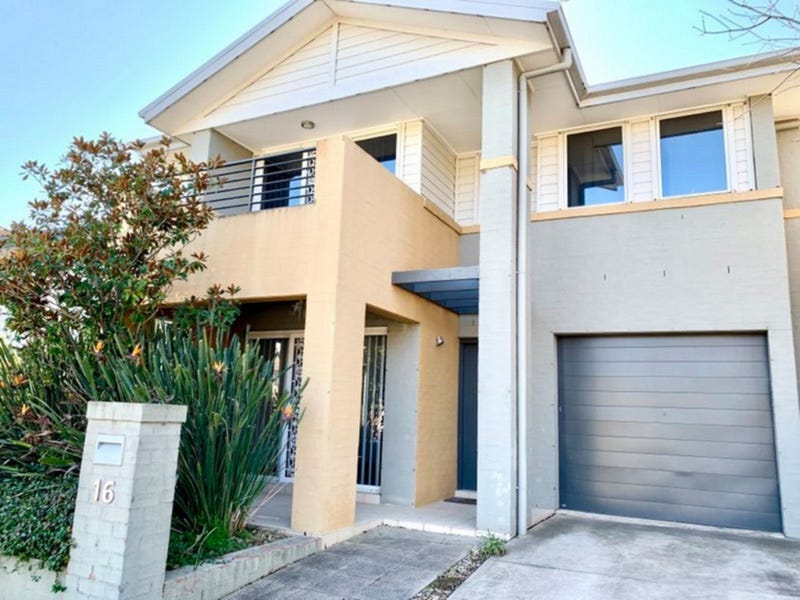 16 Gilchrist Drive, Campbelltown, NSW 2560
