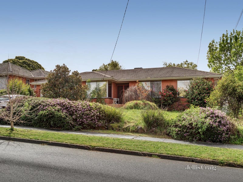 15 Meadowbank Avenue, Doncaster, Vic 3108 Property Details
