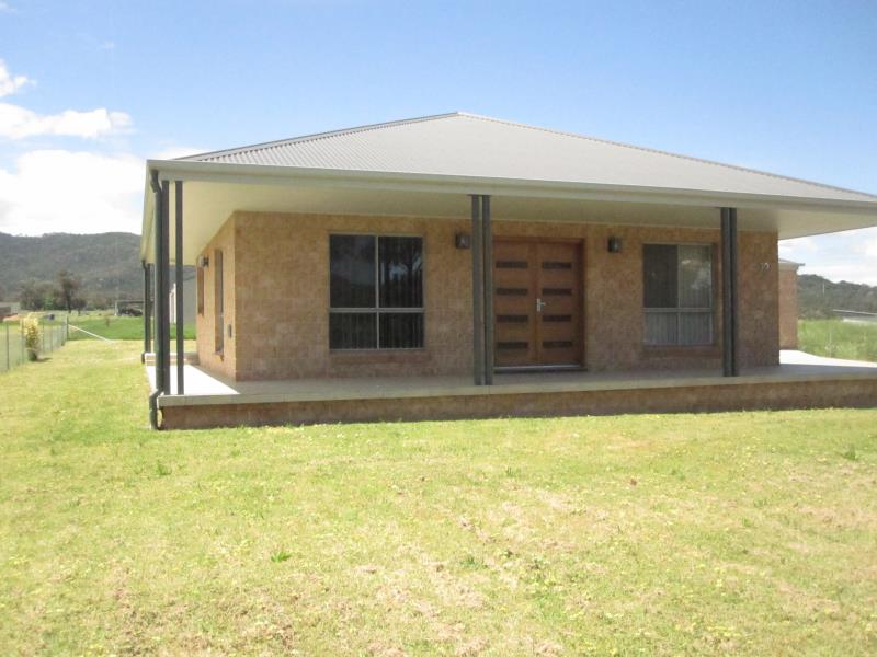 72 Gill Street, Moonbi, NSW 2353