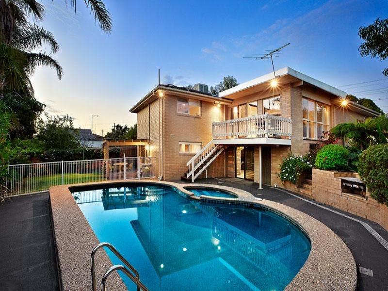 4 Braeside Drive, Doncaster, VIC 3108