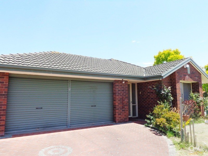 2 Kenton Walk, Narre Warren South, VIC 3805