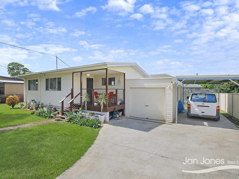 81 Arthur Street, Woody Point, QLD 4019