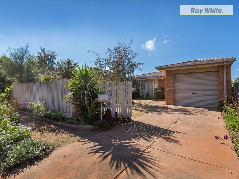 137 Fifth Avenue, Rosebud, VIC 3939