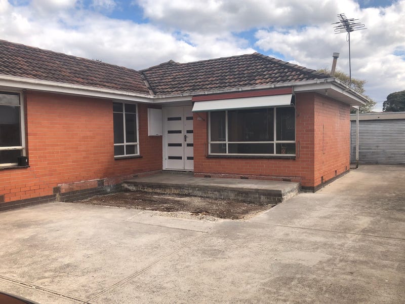 125 Station Road, Melton South, VIC 3338