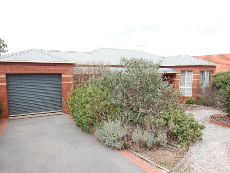 7 Ascot Avenue, Bacchus Marsh, VIC 3340