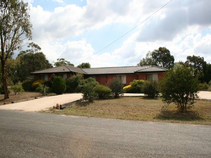 14 IDA CRESCENT, Romsey, Vic 3434 Property Details