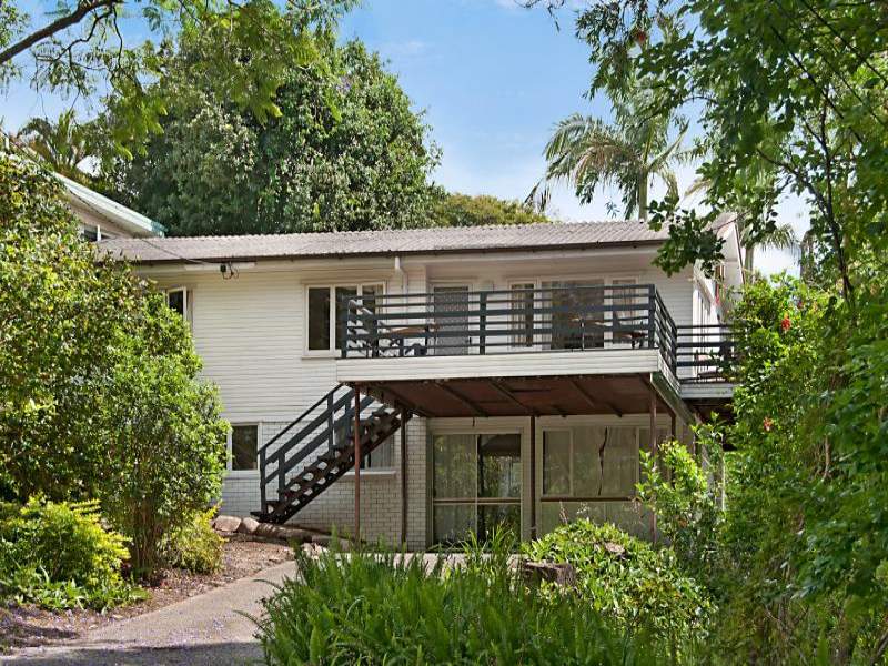 135 Akuna Street, Kenmore, QLD 4069