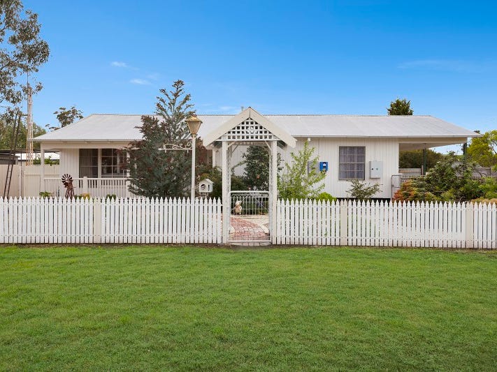 24 Jamieson Street, Broadford, VIC 3658