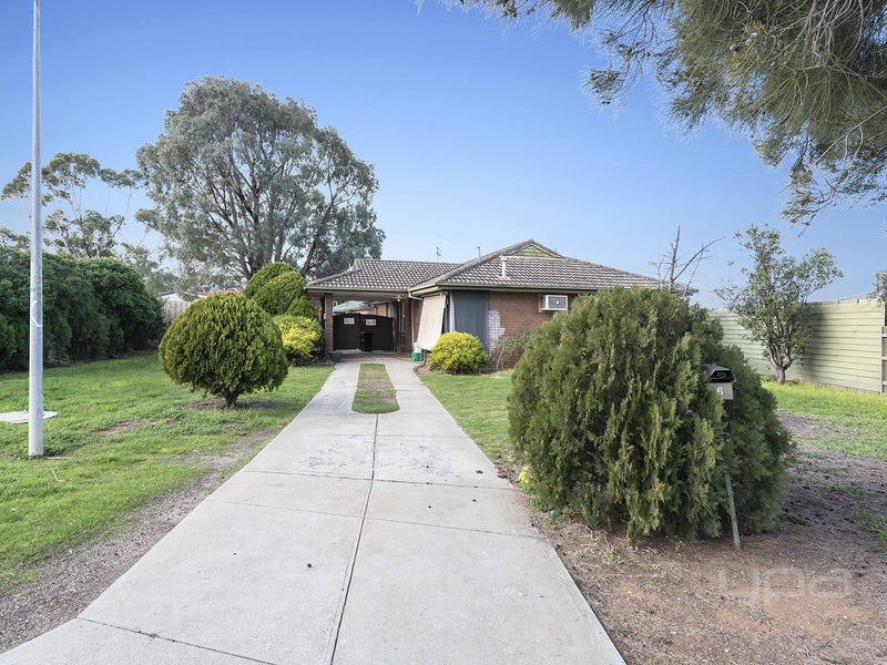 6 Banksia Place, Melton West, VIC 3337