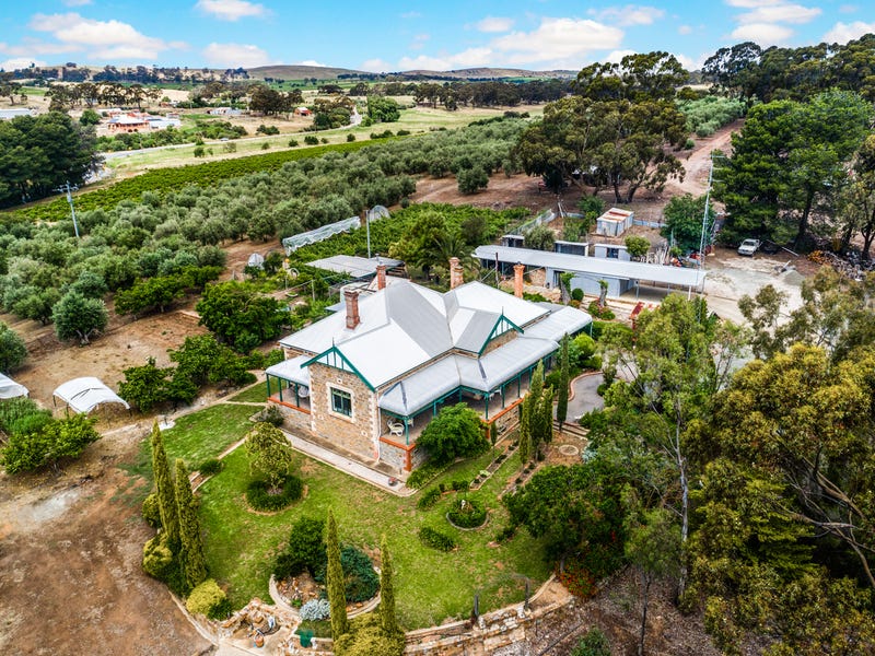 134 Farrell Flat Road, Clare, SA 5453