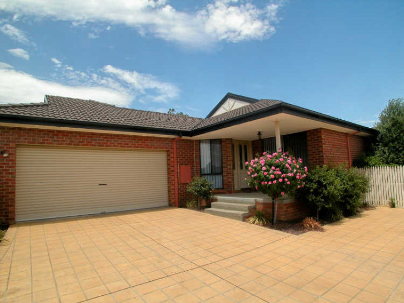 18 Larbert Road, Mooroolbark, Vic 3138 Property Details