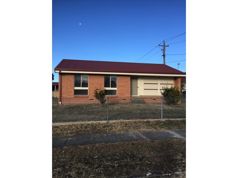 13 Enfield Avenue, Lithgow, NSW 2790