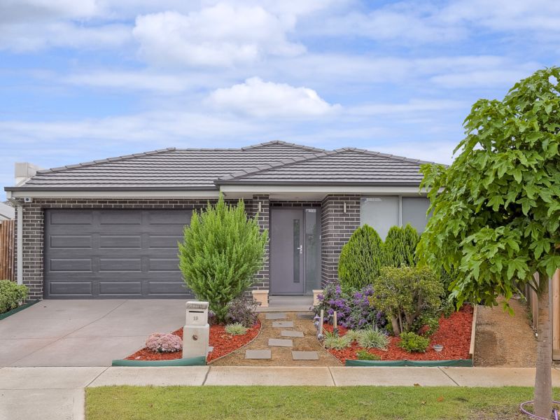 19 Hyperno Way, Sandhurst, Vic 3977 Property Details