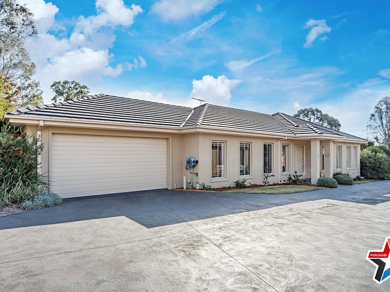 3/221 Cambridge Road, Mooroolbark, Vic 3138 Property Details