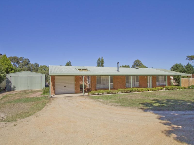19 Racecourse Road, Heyfield, Vic 3858 Property Details