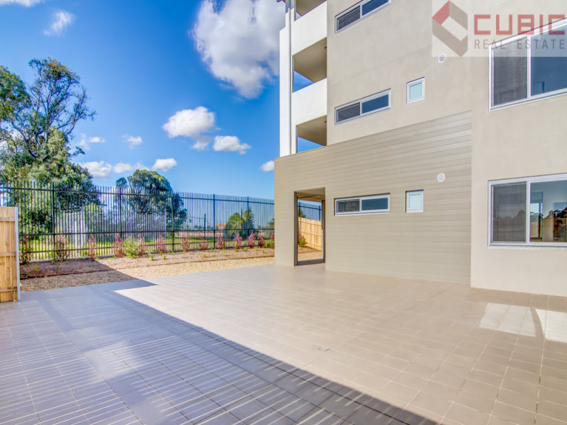 E102/2 Rowe Drive, Potts Hill, NSW 2143