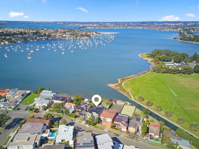 84 Carlton Crescent, Kogarah Bay, NSW 2217 House for Sale